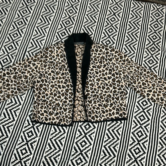 Jackets & Blazers - Vintage New IdentityWomen’s Leopard Print Cropped Jacket